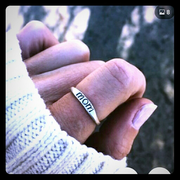 🆕️ *Host Pick* Silver Mom Ring - Picture 2 of 4